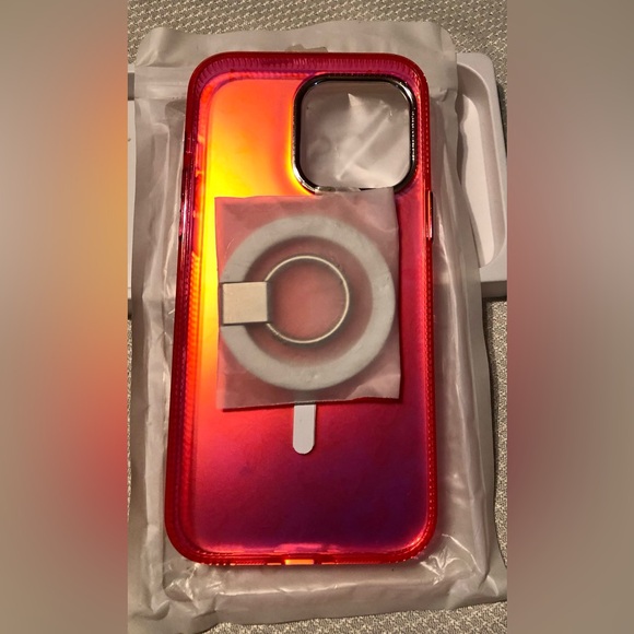 iPhone 15 Pro Max Fashion Case - Picture 2 of 4